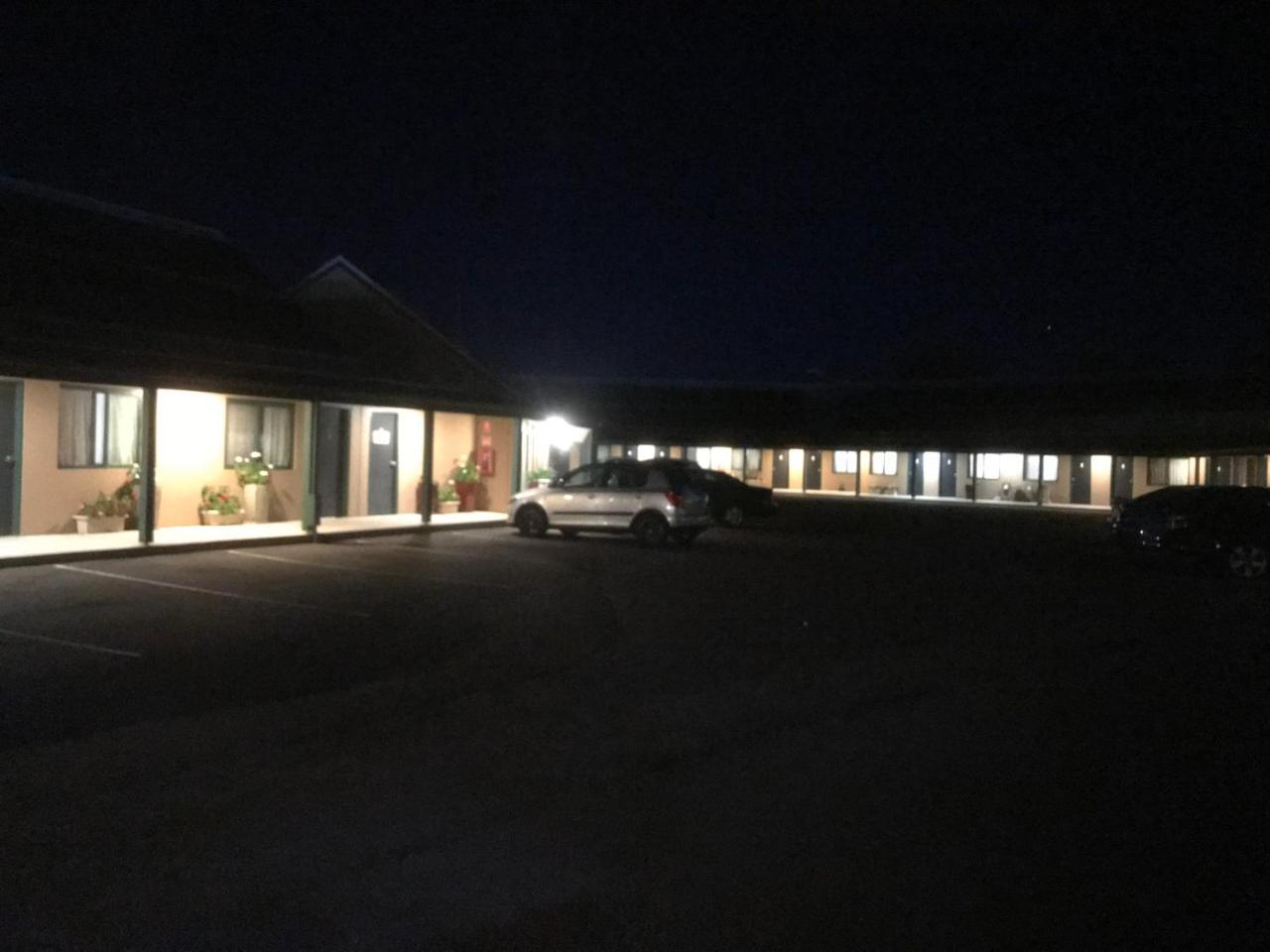 The Bakehouse Motel Goulburn Luaran gambar